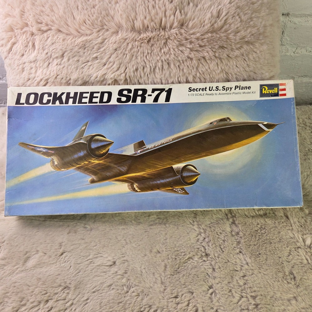 Revell Lockheed SR-71 Blackbird 1/72 Scale Model Kit H-212 Vintage 1967 USAF
